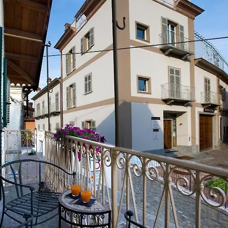Casa Svizzera 4* بارولو