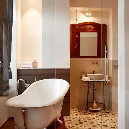 Casa Svizzera 4* بارولو