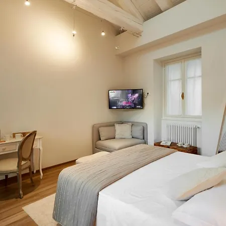 Casa Svizzera 4* بارولو